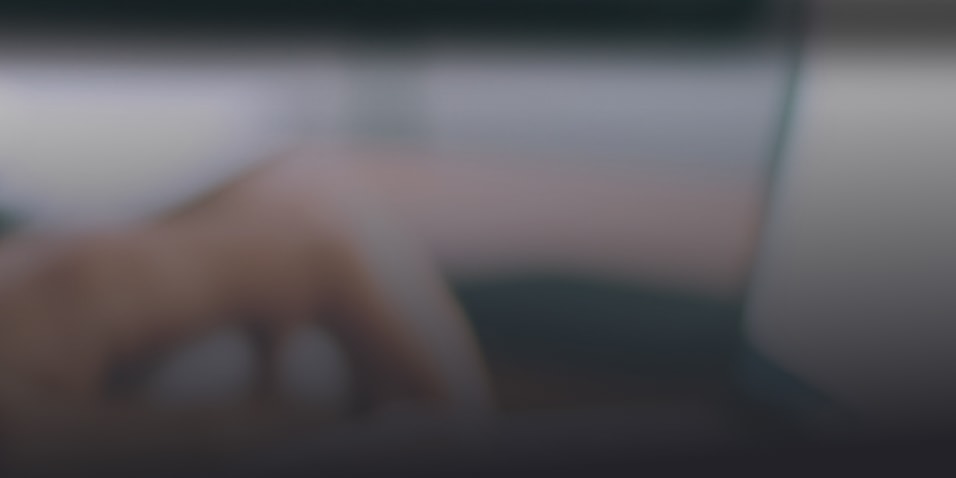 closeup photo of desktop