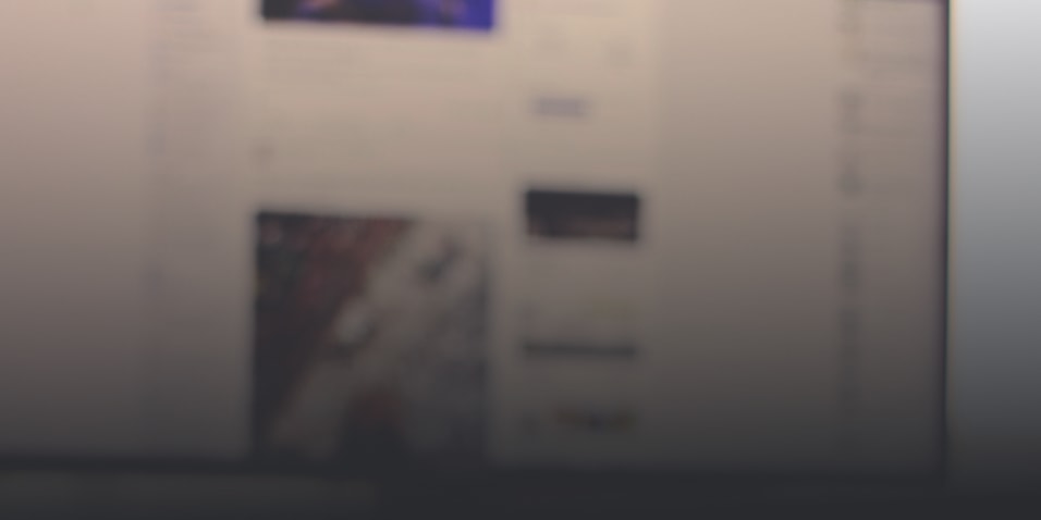 closeup photo of desktop